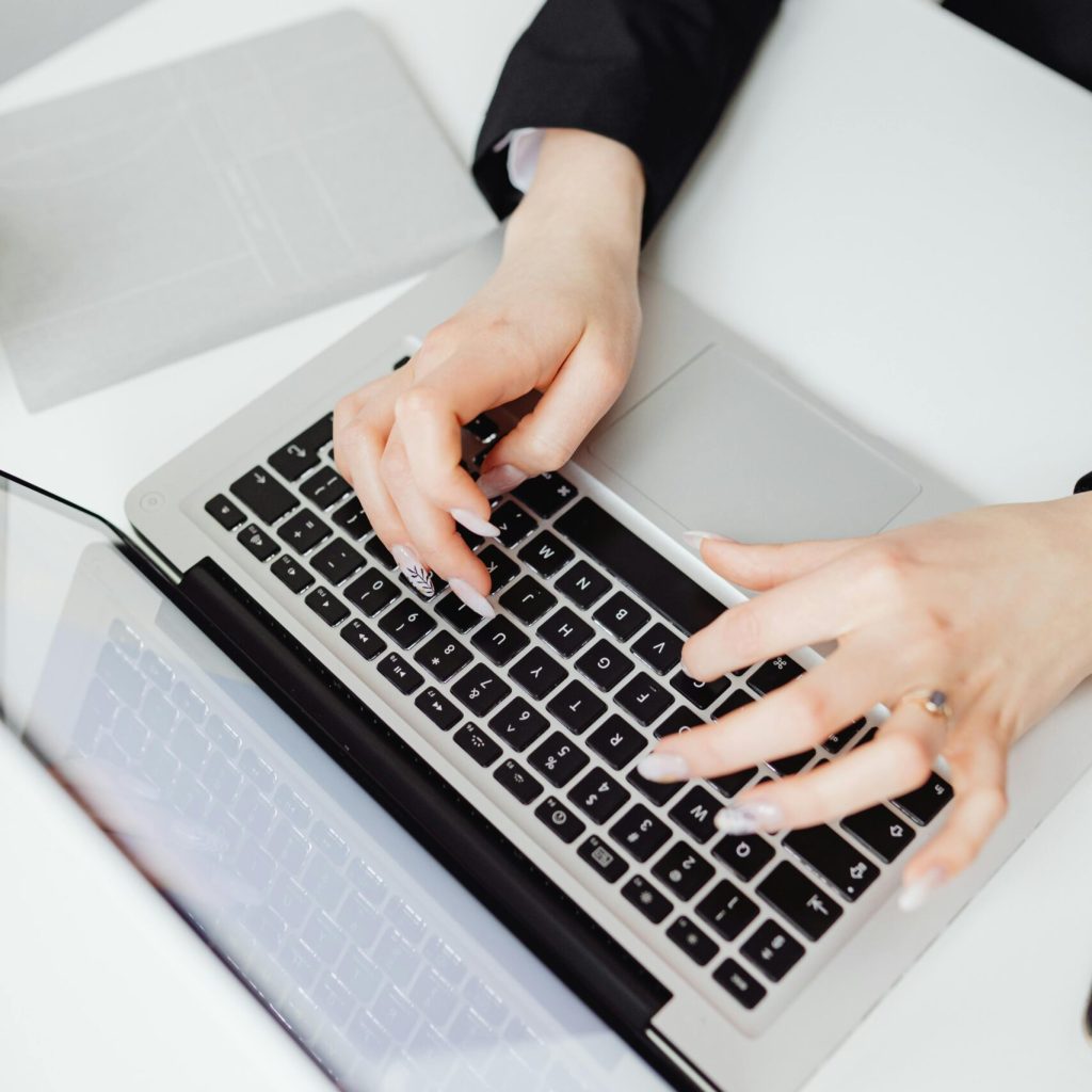 pexels-karolina-grabowska-7679644